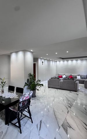 Casa de condomínio para alugar com 800m², 4 quartos e 4 vagas Casa de condomínio para alugar com 800m², 4 quartos e 4 vagasSala
