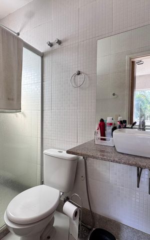 Casa de condomínio para alugar com 800m², 4 quartos e 4 vagas Casa de condomínio para alugar com 800m², 4 quartos e 4 vagasSuíte 4 - Banheiro