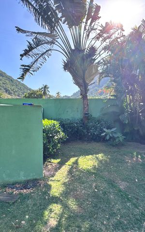 Casa de condomínio para alugar com 800m², 4 quartos e 4 vagas Casa de condomínio para alugar com 800m², 4 quartos e 4 vagasÁrea externa