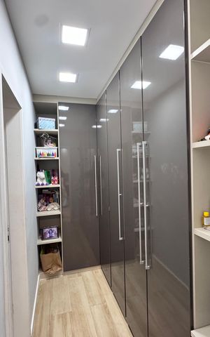 Casa de condomínio para alugar com 800m², 4 quartos e 4 vagas Casa de condomínio para alugar com 800m², 4 quartos e 4 vagasSuíte 1 - Closet