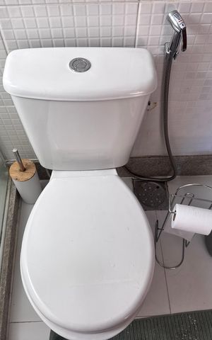 Casa de condomínio para alugar com 800m², 4 quartos e 4 vagas Casa de condomínio para alugar com 800m², 4 quartos e 4 vagasSuíte 4 - Banheiro