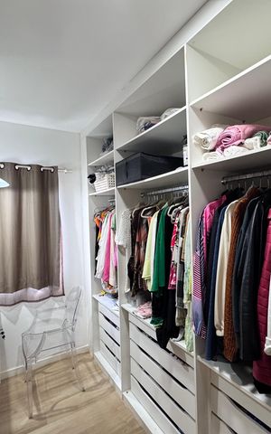 Casa de condomínio para alugar com 800m², 4 quartos e 4 vagas Casa de condomínio para alugar com 800m², 4 quartos e 4 vagasSuíte 2 - Closet