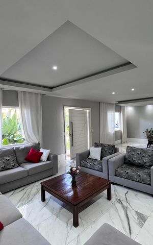 Casa de condomínio para alugar com 800m², 4 quartos e 4 vagas Casa de condomínio para alugar com 800m², 4 quartos e 4 vagasSala