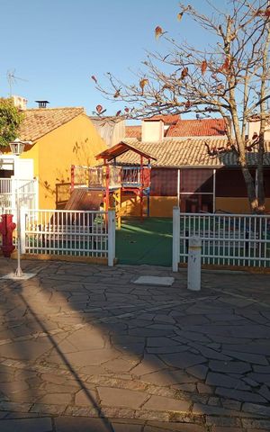 Casa de condomínio à venda com 106m², 2 quartos e 2 vagas Casa de condomínio à venda com 106m², 2 quartos e 2 vagasFachada