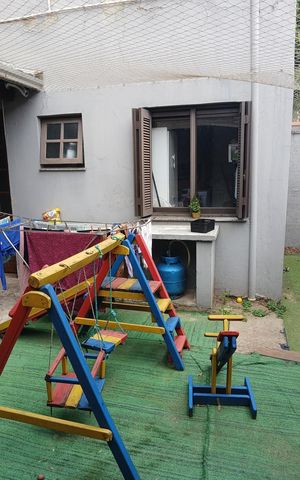 Casa de condomínio à venda com 280m², 4 quartos e 3 vagas Casa de condomínio à venda com 280m², 4 quartos e 3 vagasÁrea externa