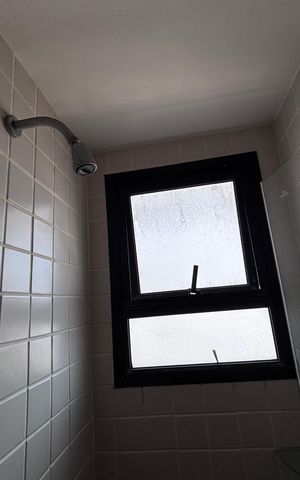 Apartamento para alugar com 70m², 2 quartos e 1 vaga Apartamento para alugar com 70m², 2 quartos e 1 vagaBanheiro do Quarto 1