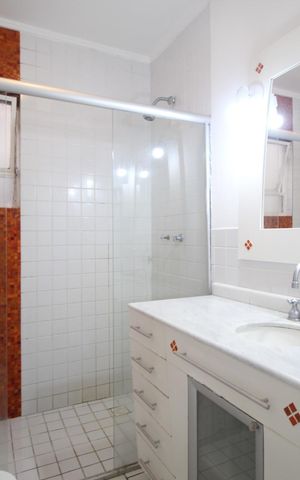 Apartamento para alugar com 81m², 2 quartos e 1 vagaBanheiro