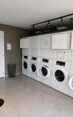Studio para alugar com 30m², 1 quarto e sem vaga Studio para alugar com 30m², 1 quarto e sem vagaLavanderia