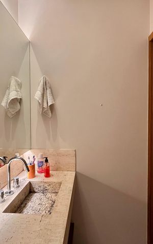 Apartamento à venda com 101m², 3 quartos e 2 vagas Apartamento à venda com 101m², 3 quartos e 2 vagasBanheiro social