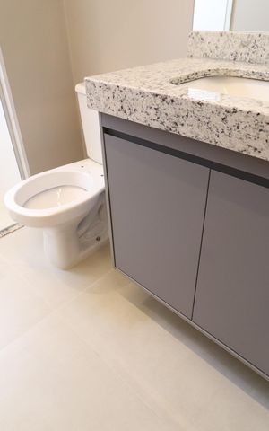 Apartamento para alugar com 83m², 2 quartos e 2 vagasBanheiro do Quarto 1