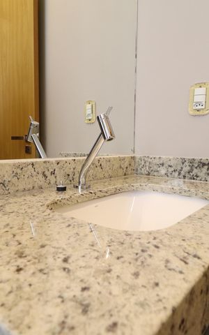 Apartamento para alugar com 83m², 2 quartos e 2 vagasBanheiro do Quarto 2