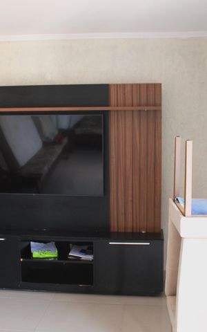 Casa à venda com 390m², 4 quartos e 2 vagasSala de TV