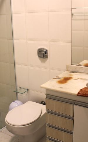 Casa à venda com 390m², 4 quartos e 2 vagasBanheiro da Suíte 2