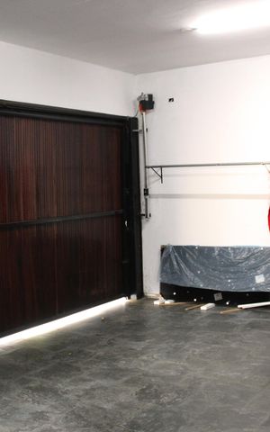 Casa à venda com 390m², 4 quartos e 2 vagasGaragem