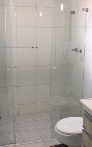 Casa à venda com 390m², 4 quartos e 2 vagasBanheiro da Suíte 1