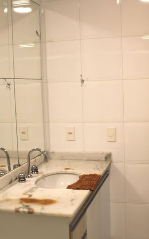 Casa à venda com 390m², 4 quartos e 2 vagasBanheiro da Suíte 2