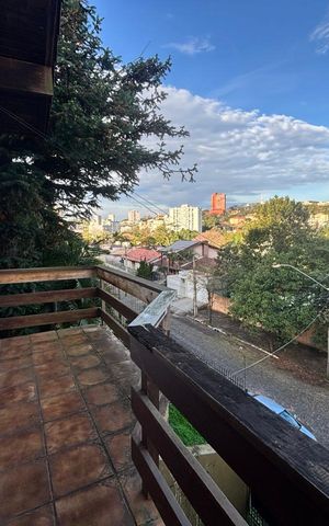 Casa para alugar com 418m², 4 quartos e 4 vagas