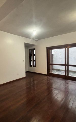 Casa para alugar com 418m², 4 quartos e 4 vagas