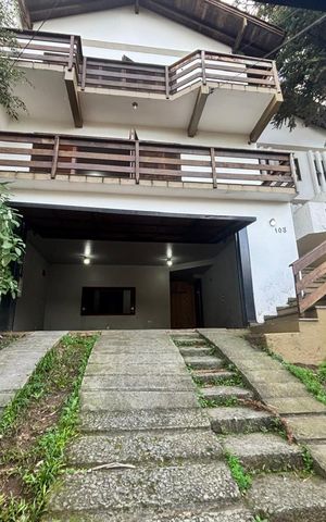 Casa para alugar com 418m², 4 quartos e 4 vagas