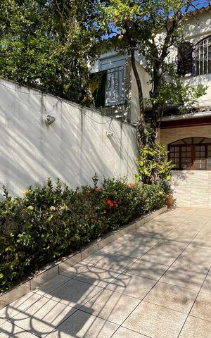 Casa para alugar com 69m², 2 quartos e 2 vagas Casa para alugar com 69m², 2 quartos e 2 vagasGaragem