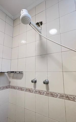 Casa para alugar com 69m², 2 quartos e 2 vagas Casa para alugar com 69m², 2 quartos e 2 vagasBanheiro 1