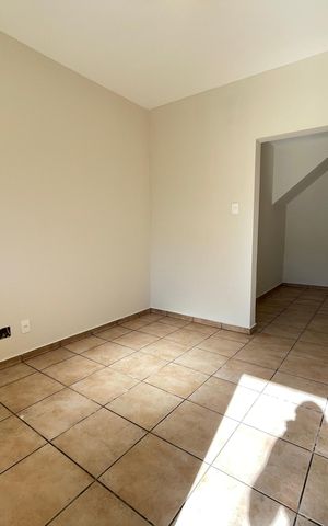 Casa para alugar com 69m², 2 quartos e 2 vagas Casa para alugar com 69m², 2 quartos e 2 vagasSala
