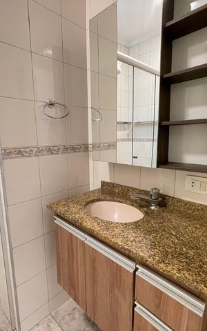 Casa para alugar com 69m², 2 quartos e 2 vagas Casa para alugar com 69m², 2 quartos e 2 vagasBanheiro 1