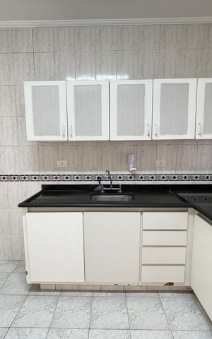 Casa para alugar com 69m², 2 quartos e 2 vagas Casa para alugar com 69m², 2 quartos e 2 vagasCozinha