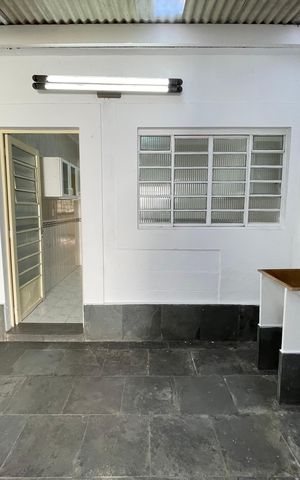 Casa para alugar com 69m², 2 quartos e 2 vagas Casa para alugar com 69m², 2 quartos e 2 vagasÁrea de serviço