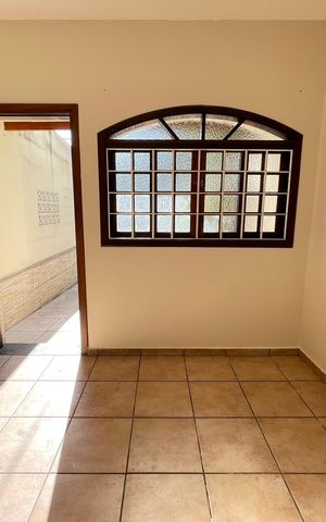 Casa para alugar com 69m², 2 quartos e 2 vagas Casa para alugar com 69m², 2 quartos e 2 vagasSala