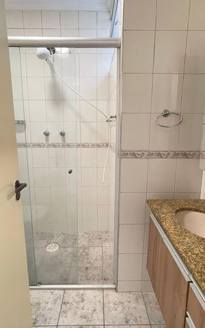 Casa para alugar com 69m², 2 quartos e 2 vagas Casa para alugar com 69m², 2 quartos e 2 vagasBanheiro 1