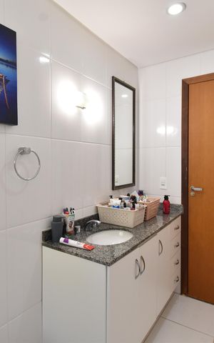 Casa à venda com 166m², 4 quartos e 2 vagasBanheiro da Suíte