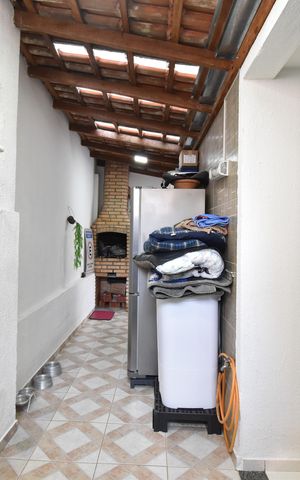 Casa à venda com 166m², 4 quartos e 2 vagasÁrea externa Churrasqueira
