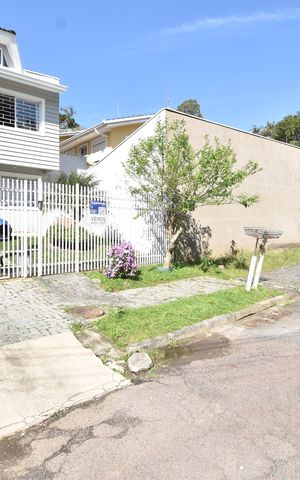 Casa à venda com 166m², 4 quartos e 2 vagasFachada