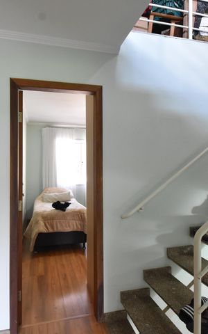 Casa à venda com 166m², 4 quartos e 2 vagasCorredor