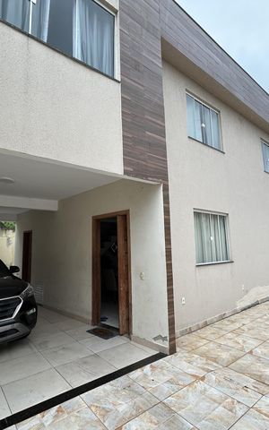 Casa à venda com 240m², 3 quartos e 2 vagasFachada
