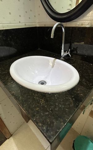 Casa à venda com 240m², 3 quartos e 2 vagasBanheiro 2