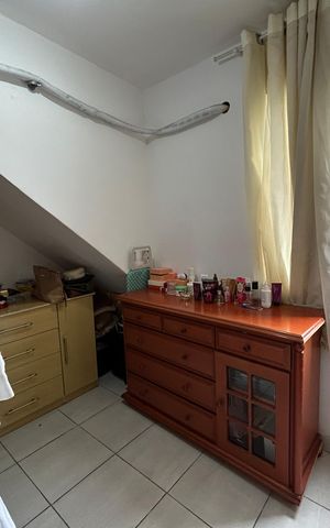 Casa à venda com 240m², 3 quartos e 2 vagasCloset do Quarto 3 - Suíte
