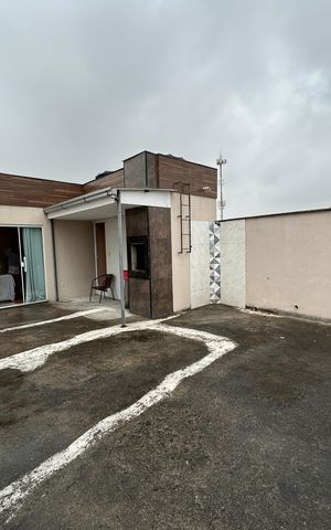Casa à venda com 240m², 3 quartos e 2 vagasTerraço