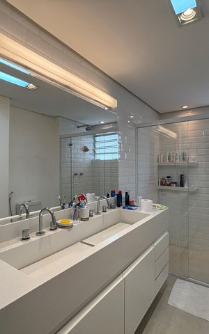 Apartamento para alugar com 165m², 3 quartos e 2 vagas Apartamento para alugar com 165m², 3 quartos e 2 vagasBanheiro quarto 1