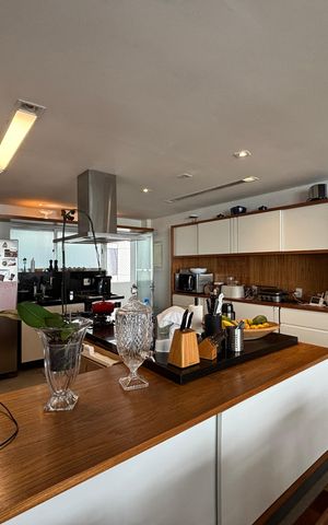 Apartamento para alugar com 165m², 3 quartos e 2 vagas Apartamento para alugar com 165m², 3 quartos e 2 vagasCozinha