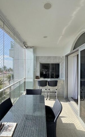 Apartamento à venda com 156m², 3 quartos e 2 vagas Apartamento à venda com 156m², 3 quartos e 2 vagasVaranda