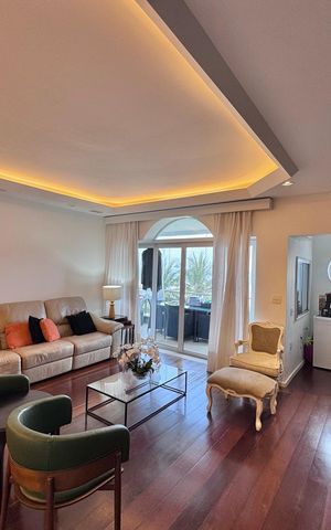 Apartamento à venda com 156m², 3 quartos e 2 vagas Apartamento à venda com 156m², 3 quartos e 2 vagasSala