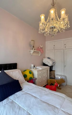 Apartamento à venda com 156m², 3 quartos e 2 vagas Apartamento à venda com 156m², 3 quartos e 2 vagasQuarto 1