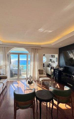 Apartamento à venda com 156m², 3 quartos e 2 vagas Apartamento à venda com 156m², 3 quartos e 2 vagasSala