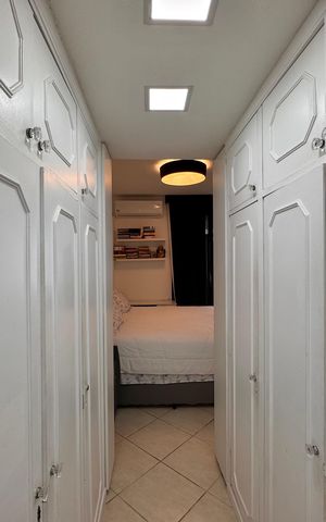 Apartamento à venda com 156m², 3 quartos e 2 vagas Apartamento à venda com 156m², 3 quartos e 2 vagasSuíte - Closet