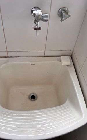 Apartamento à venda com 156m², 3 quartos e 2 vagas Apartamento à venda com 156m², 3 quartos e 2 vagasCozinha e Área de Serviço