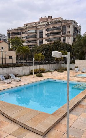 Apartamento à venda com 156m², 3 quartos e 2 vagas Apartamento à venda com 156m², 3 quartos e 2 vagasÁrea comum