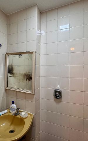 Apartamento à venda com 156m², 3 quartos e 2 vagas Apartamento à venda com 156m², 3 quartos e 2 vagasCozinha e Área de Serviço - Banheiro