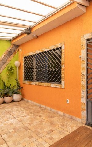 Casa à venda com 144m², 3 quartos e 1 vaga Casa à venda com 144m², 3 quartos e 1 vagaGaragem